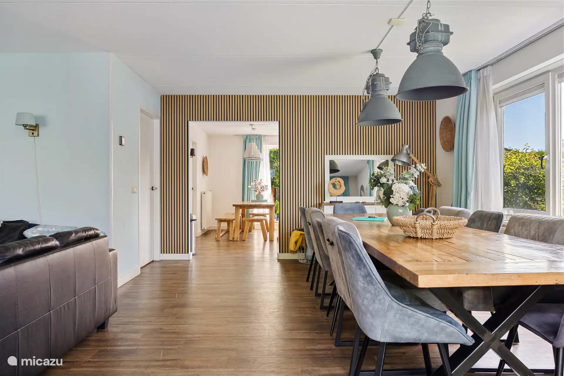 View towards the kitchen