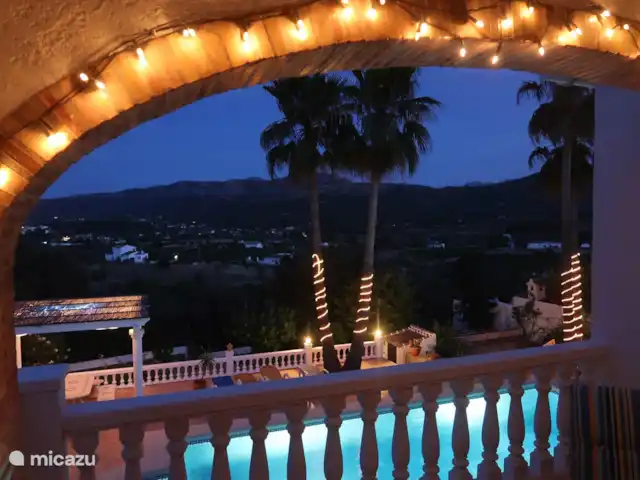 Location de Vacances Espagne, Costa Blanca, Jalón, villa - Maison Solvino Très atmosphérique le soir
