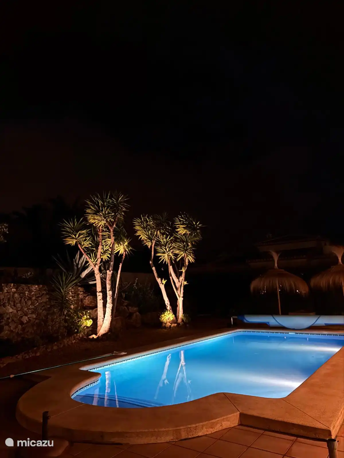 éclairage atmosphérique de la piscine
