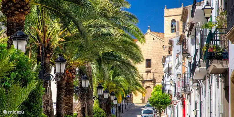 Das schöne Dorf Benissa, ruhig und ländlich, aber hier ist alles vorhanden