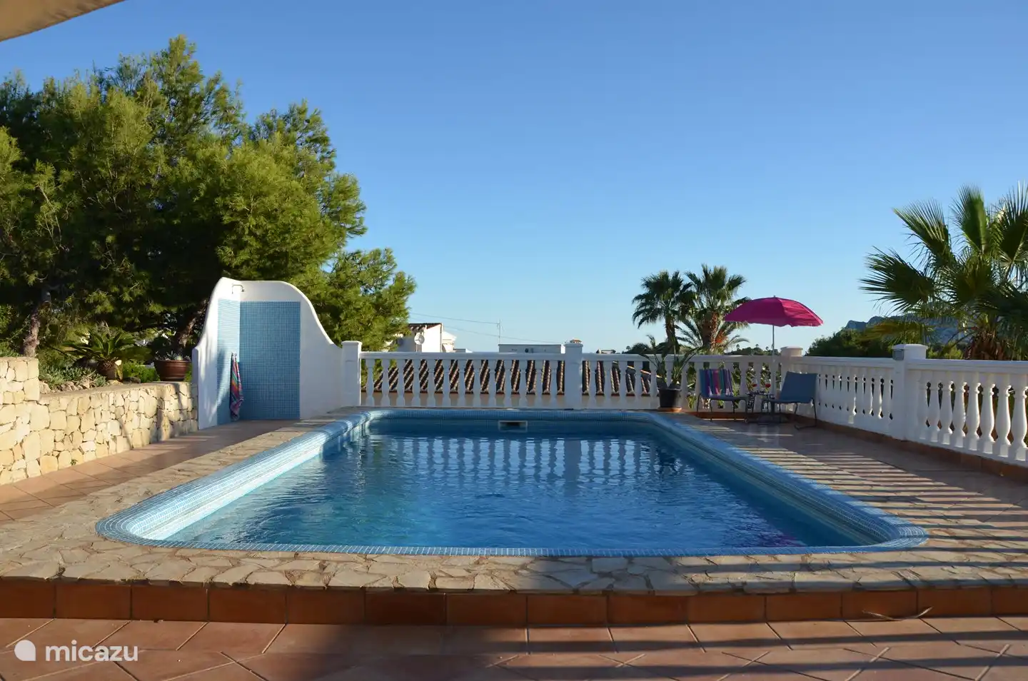 Piscine avec beaucoup d'intimité