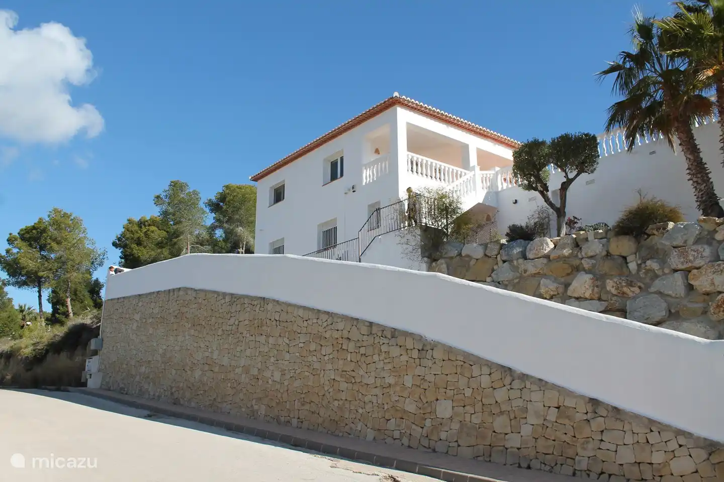 Vue de la rue à la maison