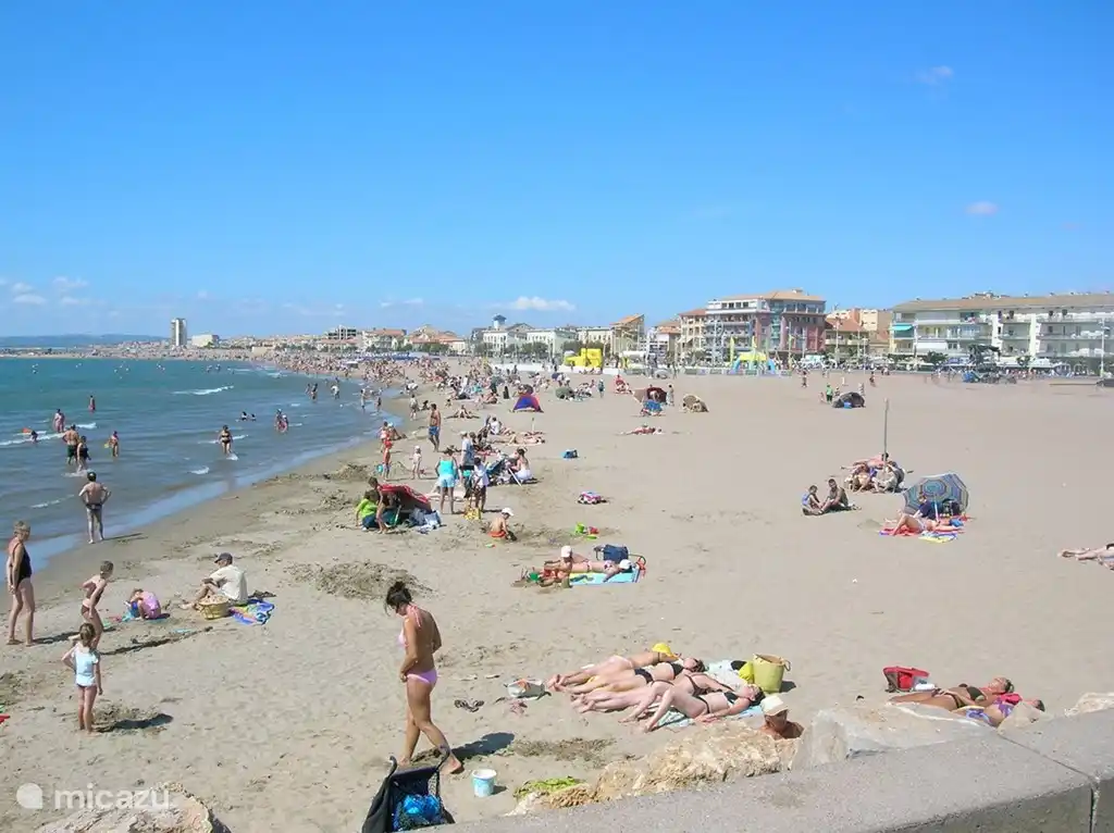 Valras-Plage est la plage la plus proche de la mer Méditerranée. C'est un endroit agréable avec des restaurants, des cafés, des boutiques et d'innombrables possibilités de sports nautiques. Faire des excursions ou louer soi-même un bateau, tout est possible. A 40 minutes en voiture d'Assignan.