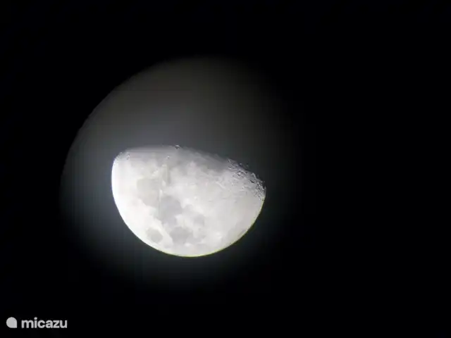 Location de Vacances France, Hérault, Assignan, villa - Pierradore **** Lorsque les planètes sont proches de la Terre, les détails peuvent être clairement vus avec des jumelles. Pour cette photo, prise depuis la terrasse, quelques :-) zoom ont été utilisés.