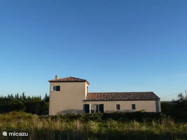 Location de Vacances France, Hérault, Assignan, villa - Pierradore **** Arrière de Pierradore, surplombant la Montagne Noire.