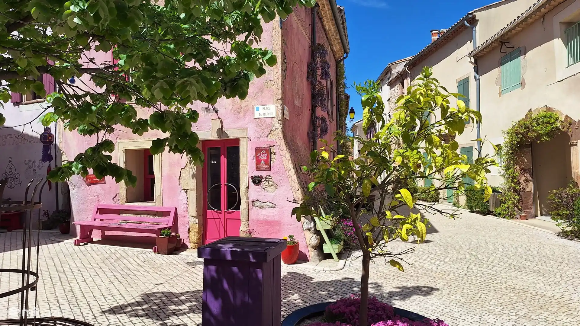 Le centre coloré d'Assignan