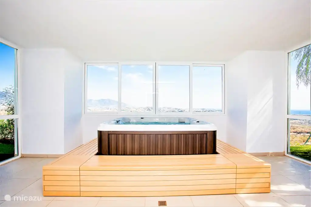 Jacuzzi La Cala Hill Club