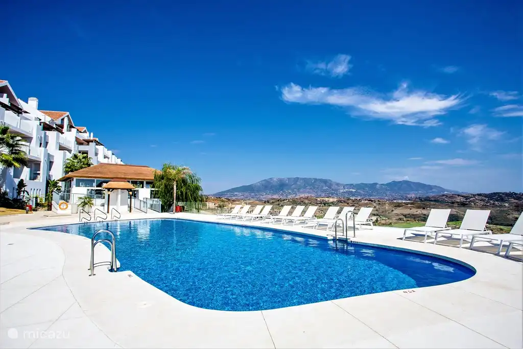 L'une des 3 piscines du La Cala Hill Club