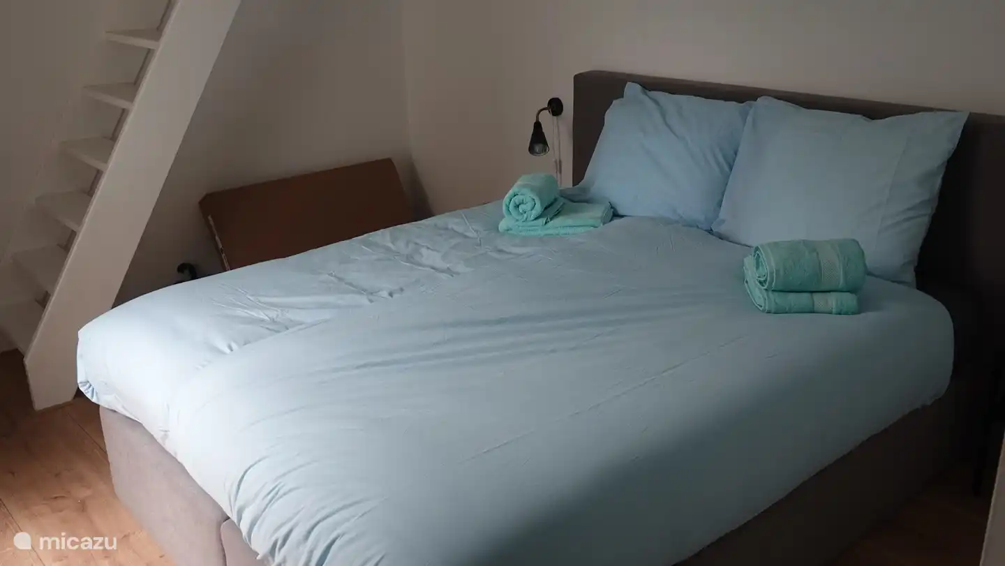 geräumige Schlafzimmer