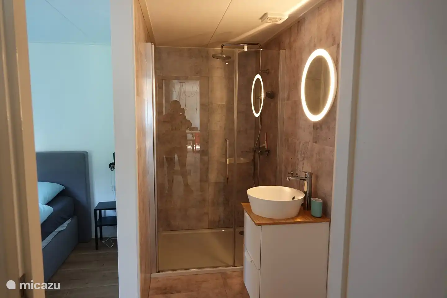 5. Schlafzimmer mit Bad