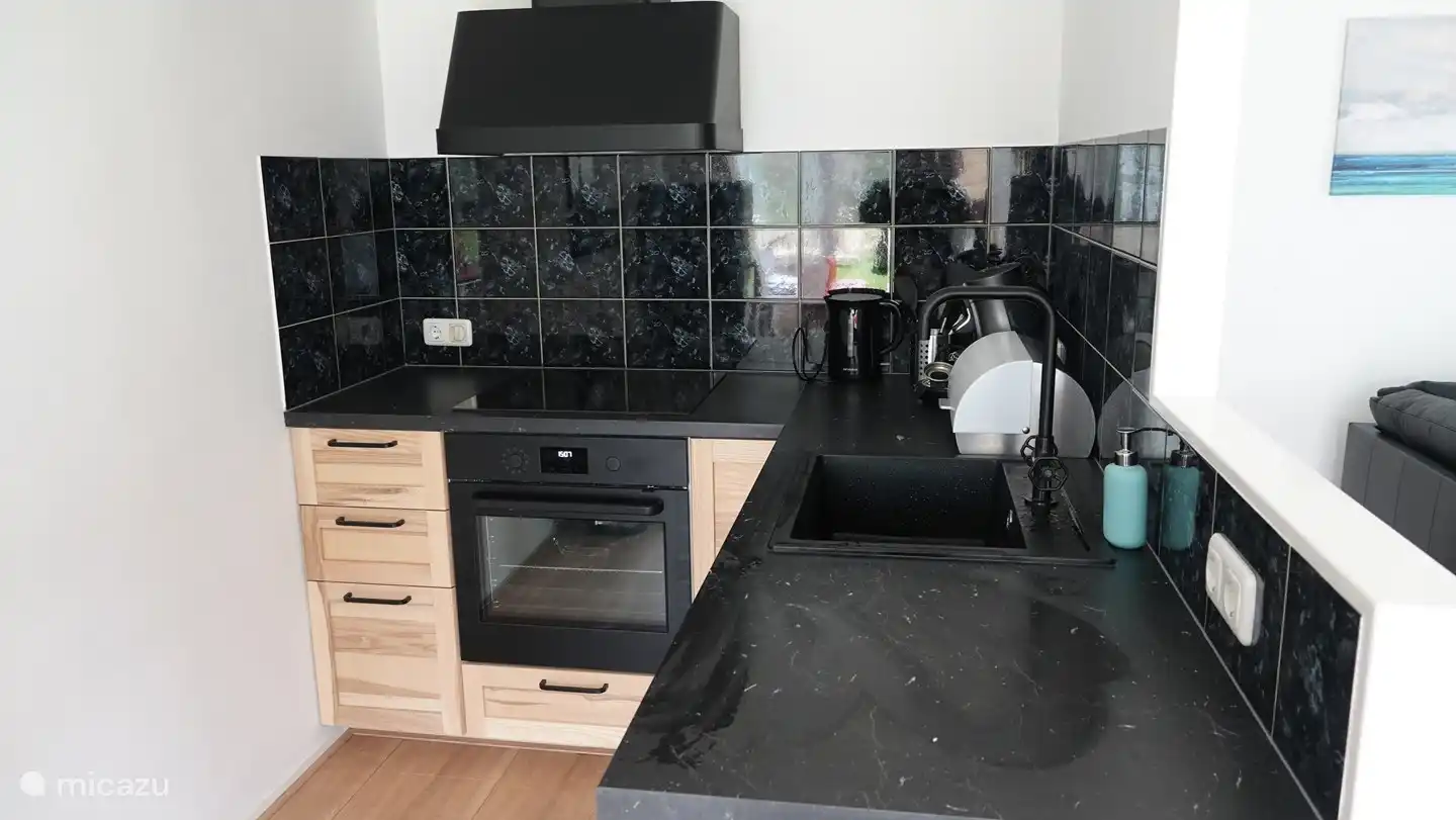 Küche mit allen Geräten