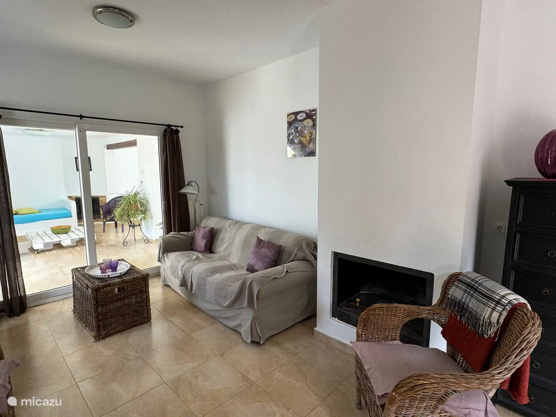 Kamin für die frischen Winterabende. Selbstverständlich gibt es auch in allen Räumen eine hervorragende Heizung.