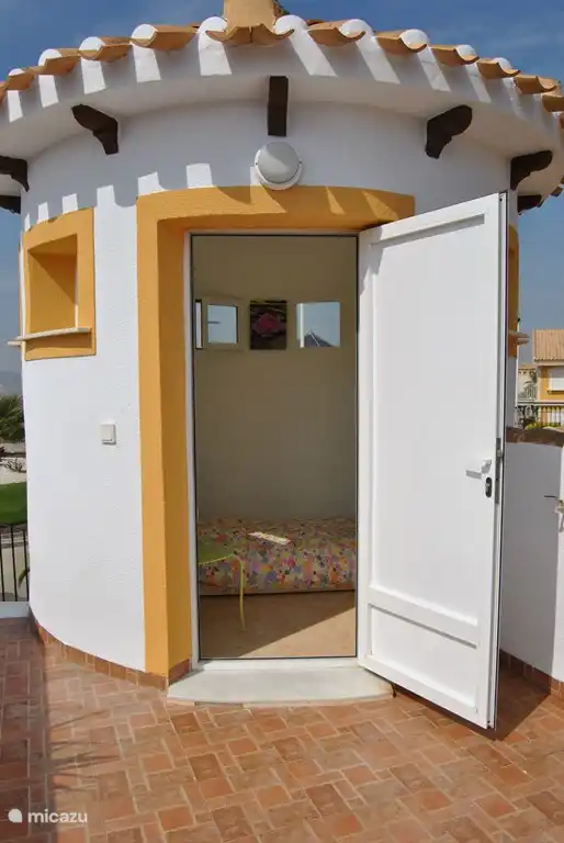 Turmschlafzimmer Casa Maravilla. Ein Muss für die Jugend; aber in einem Turm schlafen !!! Rund um den Turmraum eine schöne Dachterrasse mit noch besserer Aussicht.