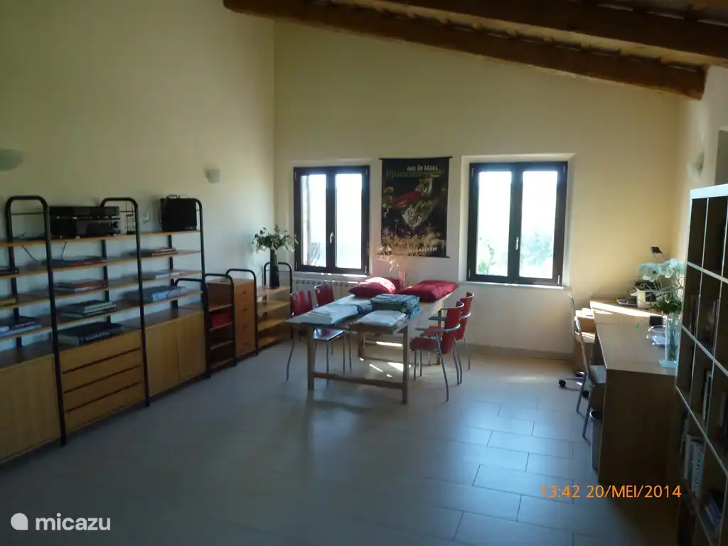 Het ruime atelier boven, een heerlijke multifunctionele ruimte