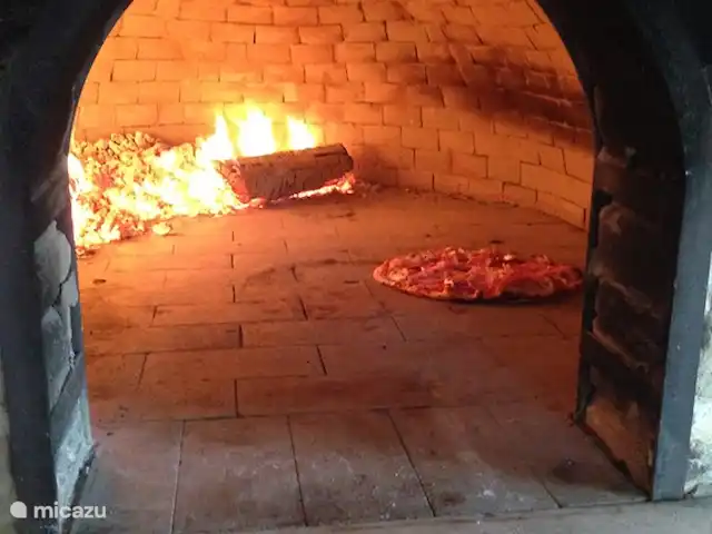 Villa Montileo en Italia, Marche, Belvedere Ostrense - villa Un verdadero horno de pizza clásico en el que puedes hacer deliciosas pizzas: las instrucciones detalladas están disponibles en la casa