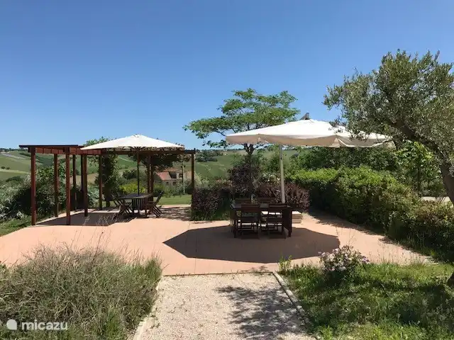 Villa Montileo en Italia, Marche, Belvedere Ostrense - villa Terraza