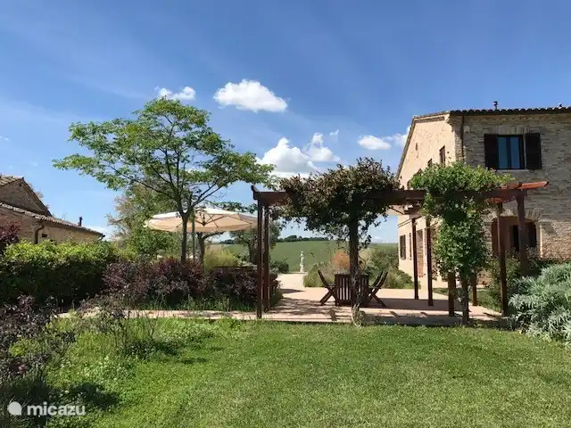 Villa Montileo en Italia, Marche, Belvedere Ostrense - villa Terraza