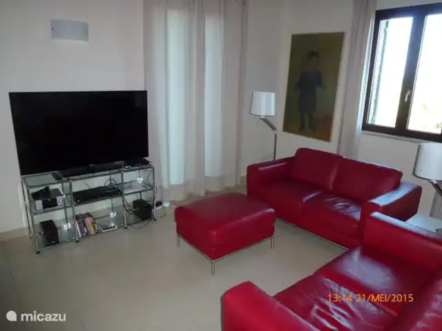 Villa Montileo en Italia, Marche, Belvedere Ostrense - villa El rincón de TV con gran pantalla plana y recepción vía satélite con canales holandeses, ingleses, alemanes, etc.