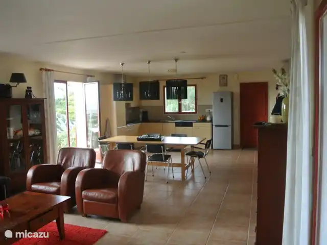 Villa les Cavaliers | France, Hérault, Azillanet - villa salon et cuisine