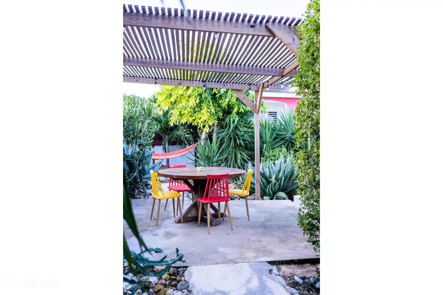 Terrasse commune dans la cour