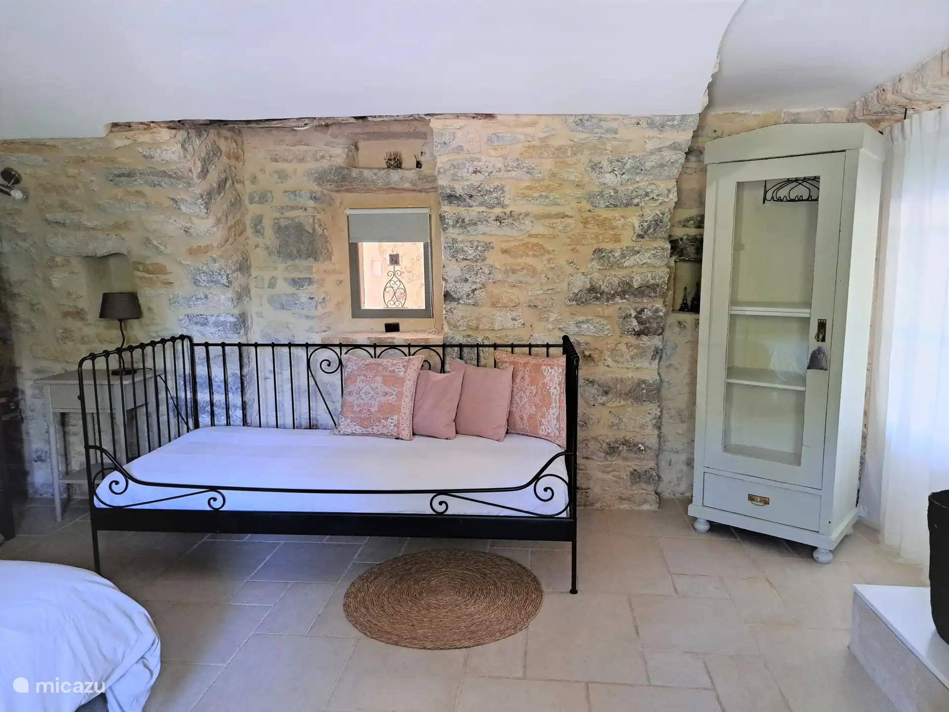 Deuxième chambre avec 3 chambres. 