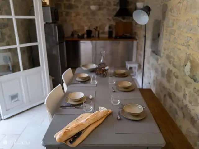 Gîte Le Bel Endroit huren in Frankrijk, Ardèche, Saint-André-de-Cruzières - gîte / cottage Keuken met eettafelset.