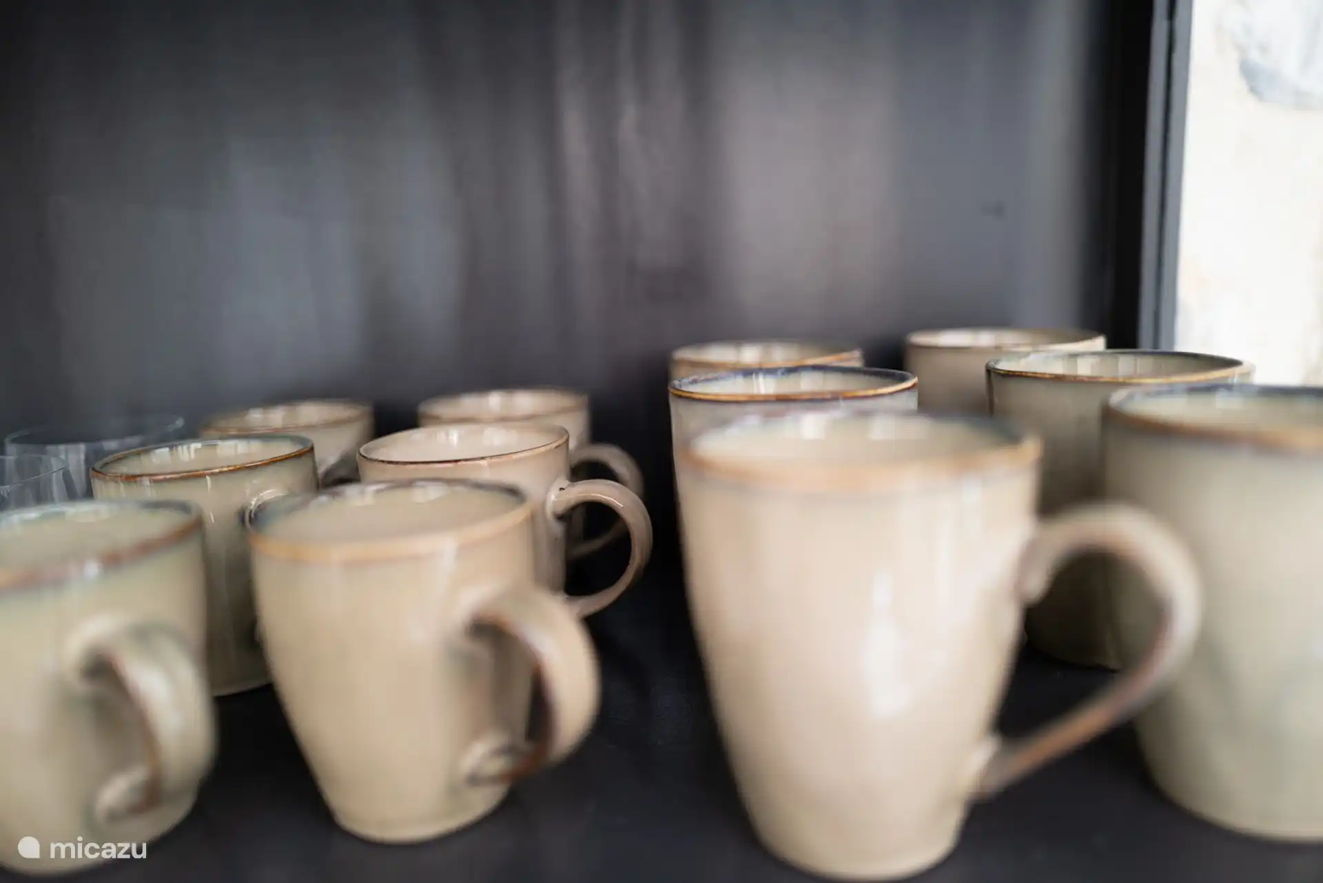 Il y a suffisamment de vaisselle et de verrerie disponibles