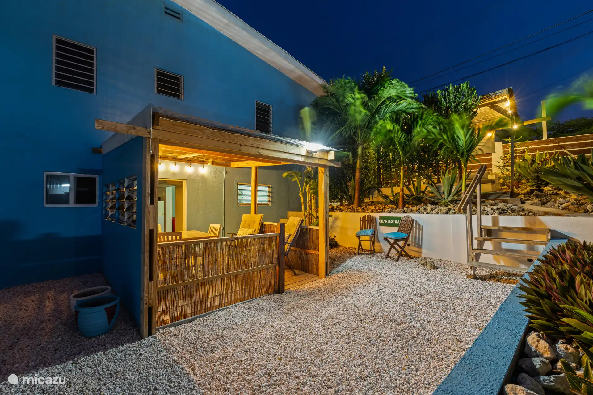 Terraza privada por la noche