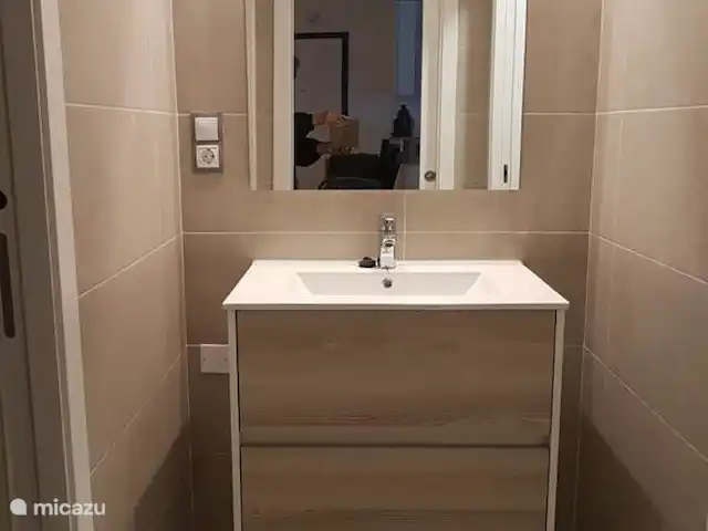Que Vida! - ático en España, Costa Blanca, Los Arenales del Sol - penthouse El lavabo también se puede cerrar por separado de la ducha y el inodoro.