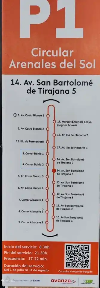 Ein kostenloser Bus fährt alle fünfzehn Minuten vom Strandeingang ab.
Das Foto zeigt die Route, der der Bus folgt. Ihre Bushaltestelle befindet sich zwischen den blauen Linien (Carrer Bahia).