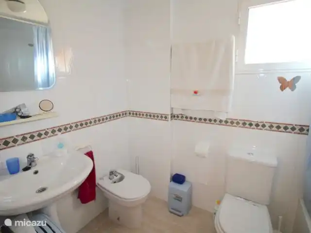 casa vacacional en España, Costa Blanca, Orihuela Costa – Casa Ooms internet fibra optica gratis Baño arriba.