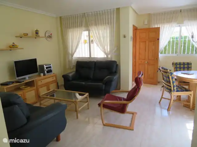 casa vacacional en España, Costa Blanca, Orihuela Costa – Casa Ooms internet fibra optica gratis Habitación con TV holandesa