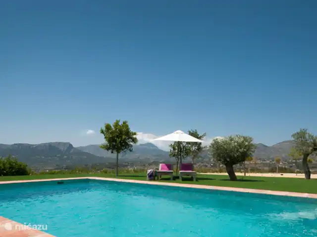 Finca Feliz en España, Costa Blanca, Benissa - villa Preciosa piscina de agua salada, con vistas a Olta (izquierda) y Bernia (derecha)