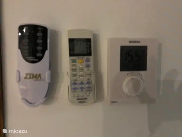 Finca Feliz en España, Costa Blanca, Benissa - villa Todas las habitaciones tienen aire acondicionado y ventilador con control remoto.