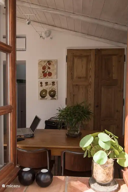 En vue cuisine, de l'extérieur