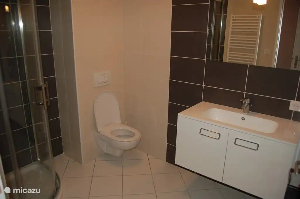 Badezimmer im Schlafzimmer 2