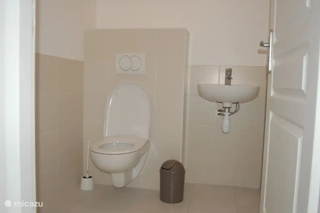 dritte, separate Toilette