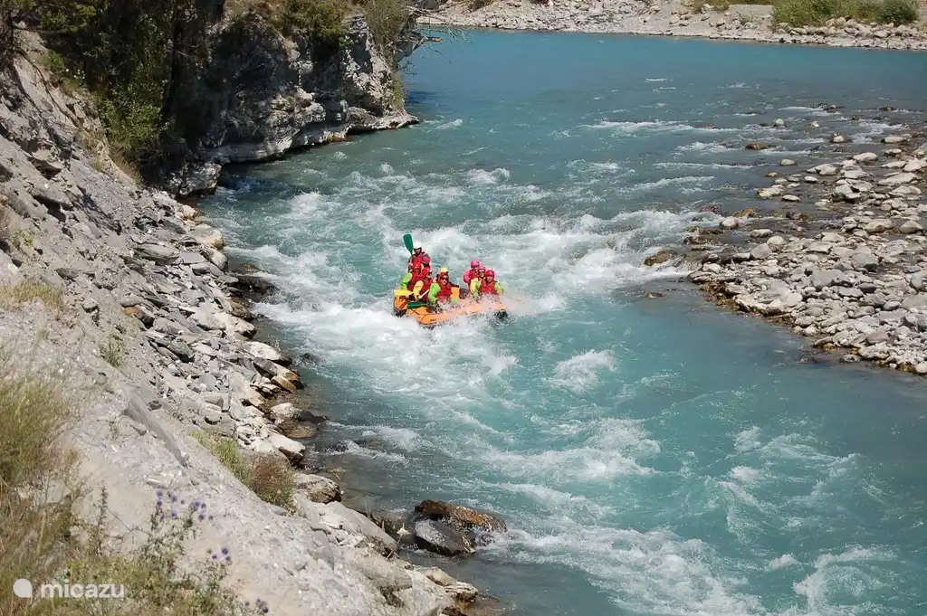 viele Wassersportmöglichkeiten wie Rafting