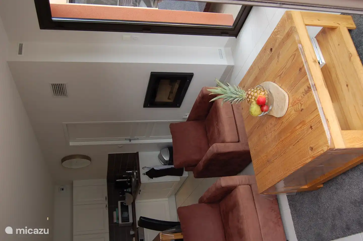 Wohnzimmer mit Kamin