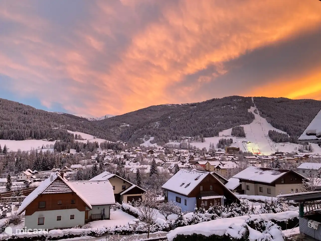 Bergblick mit Skipiste