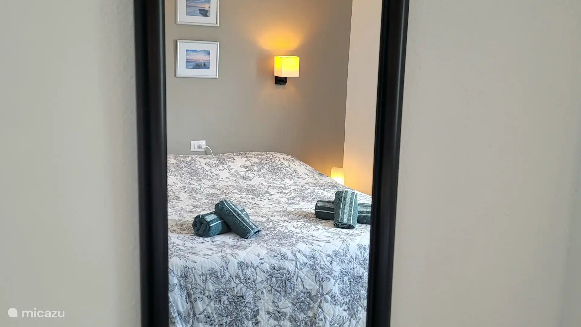 Ganzkörperspiegel im Schlafzimmer