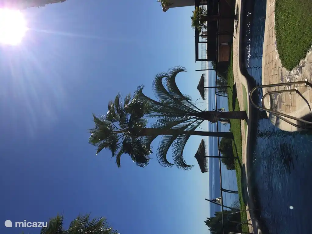 Oberer Pool mit toller Aussicht