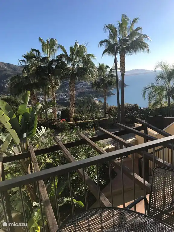 Blick von der oberen Terrasse