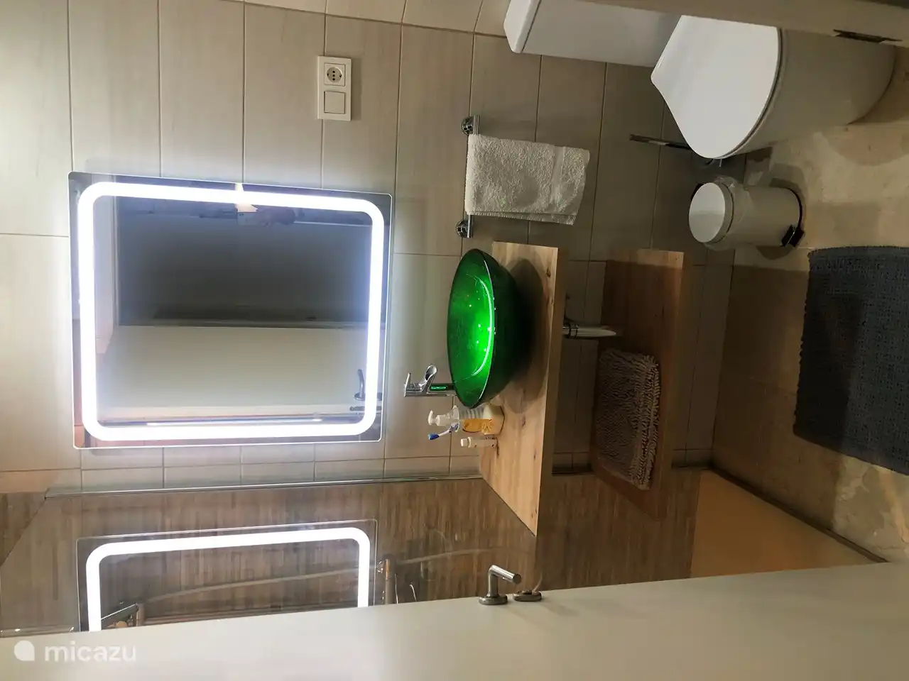 Guest Bathroom with new furnishings