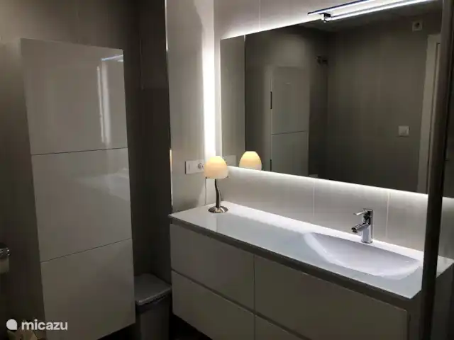 Emplacement de choix avec trois chambres | Espagne, Costa Blanca, Altea - appartement Appartement Altea En Suite Salle de bains avec baignoire