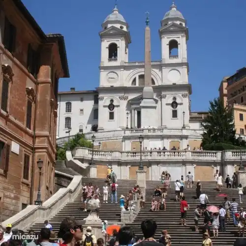 Roma y la Plaza de España: a tiro de piedra de Casale Regina (55 km).