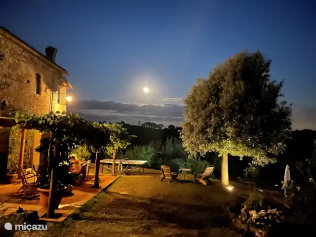 Casa Regina | Italie, Le Latium, Collevecchio - villa  Casale Regina, jardin joliment éclairé avec de belles vues