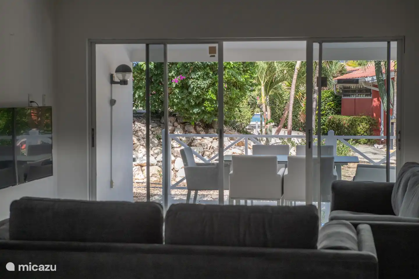 Siège dans le jardin.