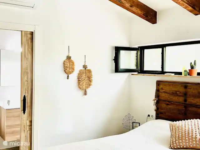 Casa Pilar (bain à remous, poêle à granulés...) | Espagne, Costa Blanca, Jávea - villa Chambre 2 avec salle de bain attenante. Il y a un rideau pour assombrir la pièce.