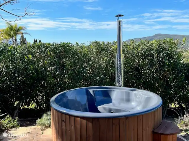 Casa Pilar (bain à remous, poêle à granulés...) | Espagne, Costa Blanca, Jávea - villa Découvrez l'authentique spa finlandais sur la terrasse privée de la Casa Pilar ! Vous pourrez ainsi profiter de la vue, du calme et d'un délicieux verre de bulles en toute intimité :-)